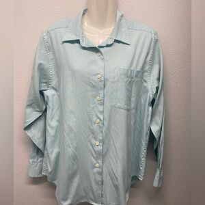 LL Bean Women’s teal Casual Button-Up Shirt
Size medium